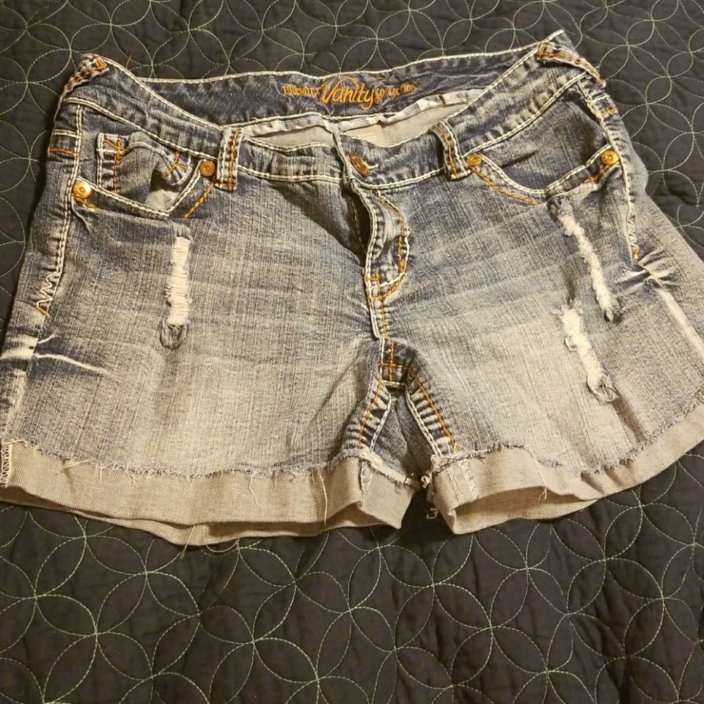 Size 32 shorts